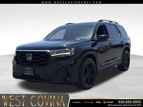 Used 2023 Honda Pilot Touring image 4