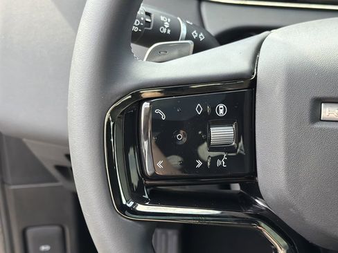 Used 2025 Land Rover Range Rover Evoque Dynamic SE image 19