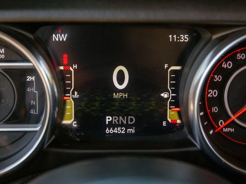 Used 2020 Jeep Wrangler Unlimited Sahara AWD/4WD image 17
