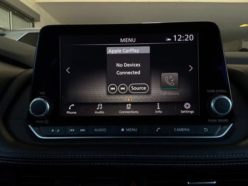 Used 2025 Nissan Rogue SV FWD image 31