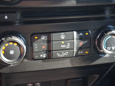 Used 2018 Ford F150 XLT w/ Equipment Group 302A Luxury AWD/4WD image 40