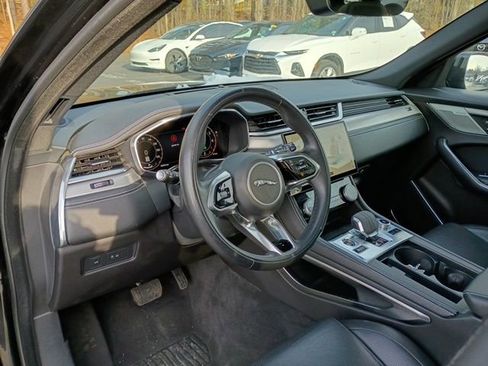 Used 2024 Jaguar F-PACE R-Dynamic S image 12