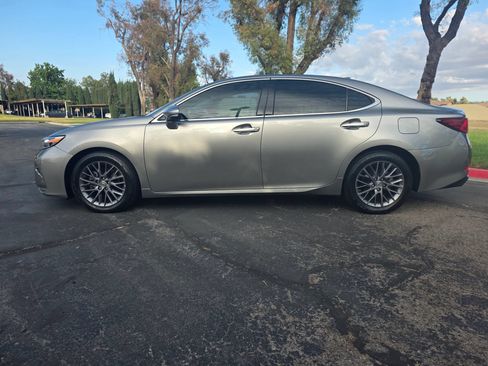 Used 2018 Lexus ES 350 w/ Navigation System Package FWD image 6