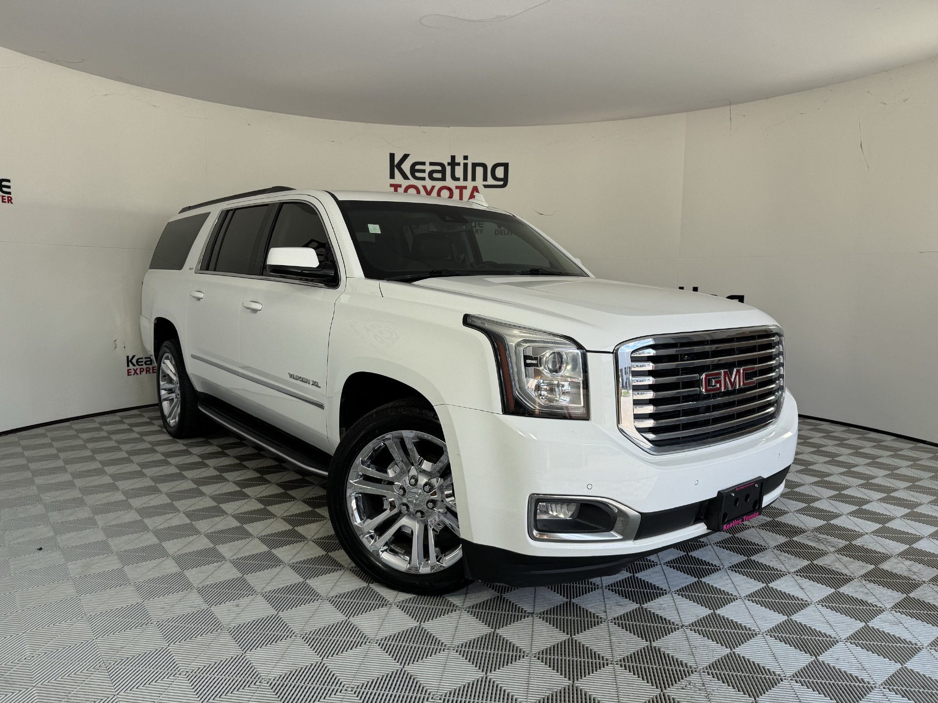 Used 2018 GMC Yukon XL SLT w/ Premium Edition RWD image 3