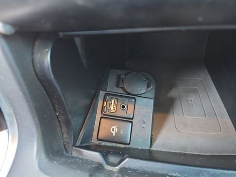 Used 2015 Toyota Camry XSE image 27