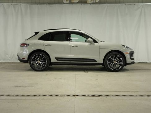 Certified 2026 Porsche Macan AWD/4WD image 8