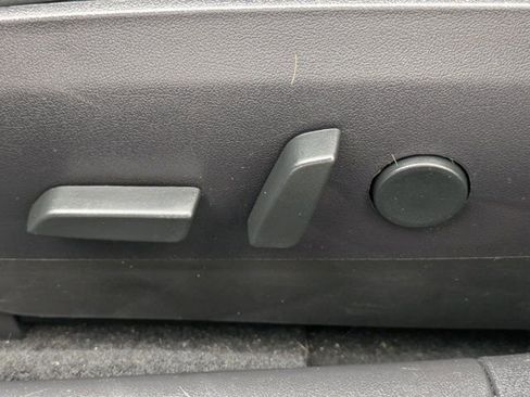 Used 2020 Tesla Model 3 Standard Range Plus image 17