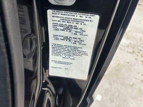 Used 2018 Dodge Grand Caravan SE FWD image 28