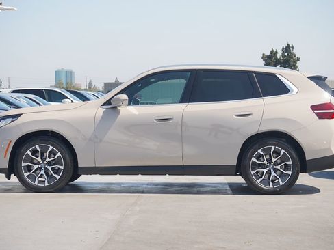 Used 2025 BMW X3 xDrive30i w/ Premium Package image 4