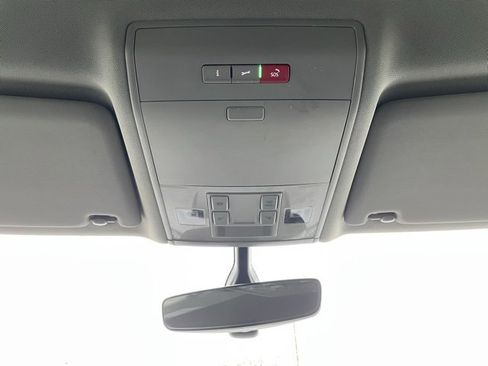 Used 2023 Volkswagen Atlas SE image 22