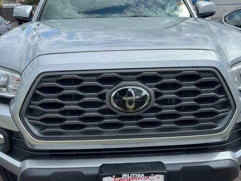 Certified 2023 Toyota Tacoma TRD Off-Road w/ Technology Package AWD/4WD image 12