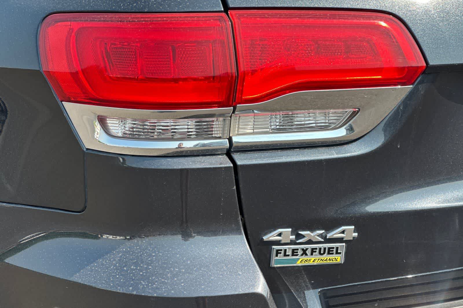 Used 2014 Jeep Grand Cherokee Limited w/ Luxury Group II AWD/4WD image 31