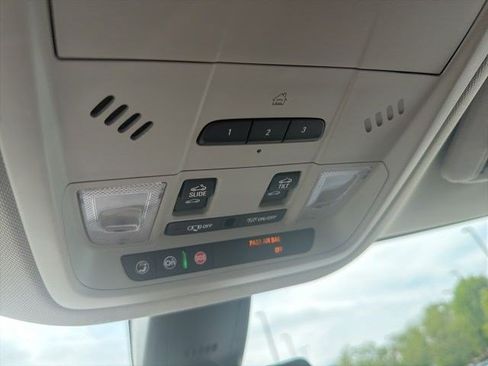 Used 2018 Buick Enclave Avenir w/ Avenir Technology Package AWD/4WD image 34