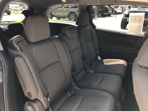 Used 2019 Honda Odyssey EX image 17