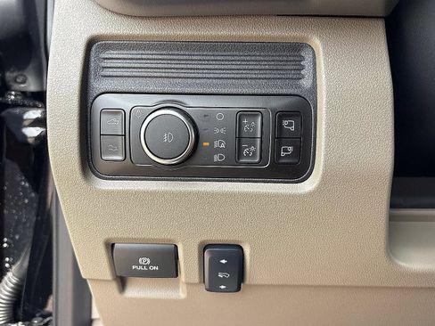 New 2026 Ford F250 Platinum w/ Platinum Plus Package AWD/4WD image 19