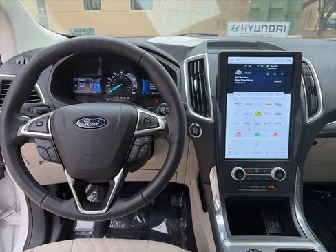 Used 2024 Ford Edge Titanium AWD/4WD image 12