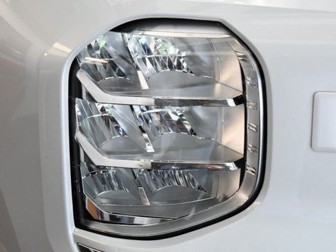 New 2026 Mitsubishi Outlander SE FWD image 5