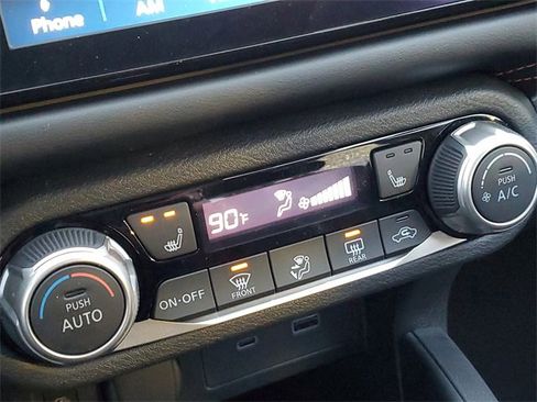 New 2025 Nissan Versa SR w/ Trunk Package image 13