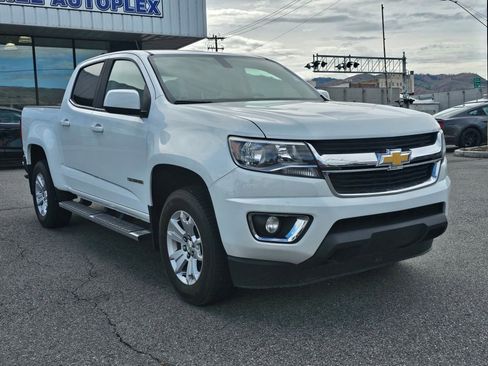 Used 2017 Chevrolet Colorado LT w/ LT Convenience Package AWD/4WD image 8