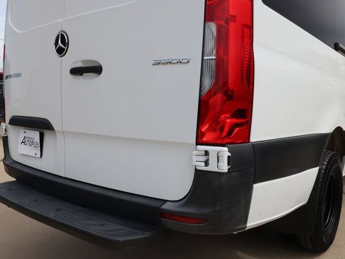 Used 2022 Mercedes-Benz Sprinter 3500 image 33