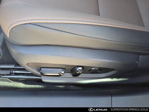 Certified 2025 Lexus ES 300h w/ Premium Package image 16