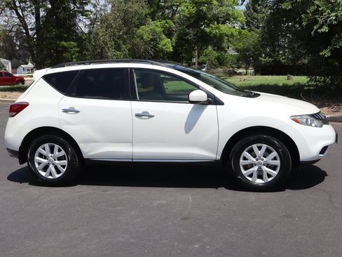 Used 2012 Nissan Murano SV AWD/4WD image 3