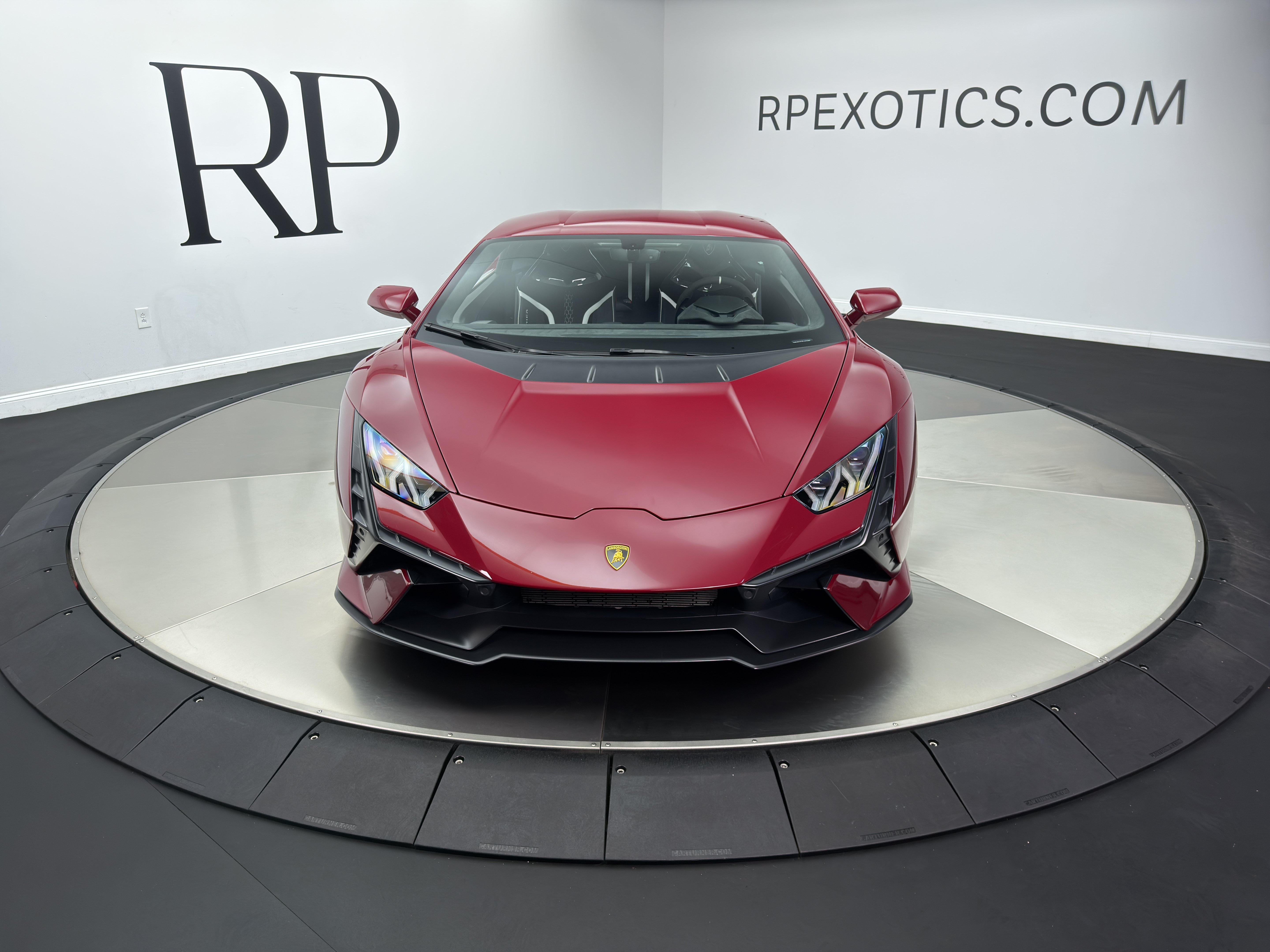 Used 2023 Lamborghini Huracan Tecnica RWD image 2