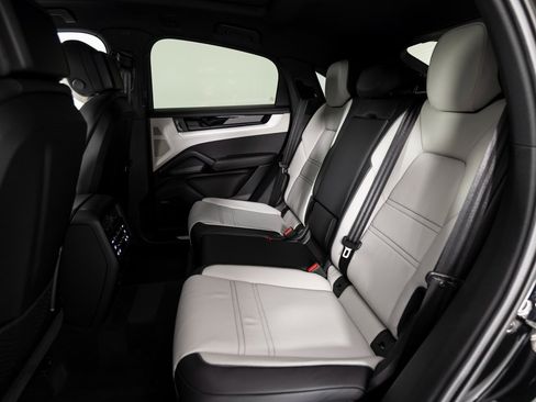 New 2025 Porsche Cayenne S image 23