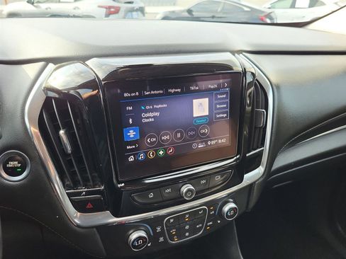 Used 2020 Chevrolet Traverse LT image 13