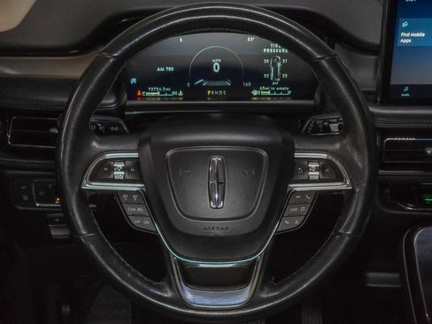 Used 2022 Lincoln Nautilus Standard image 22