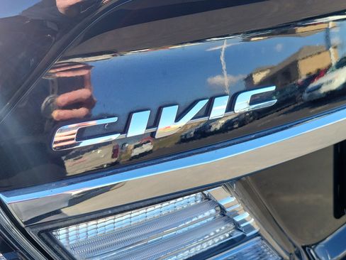 Used 2015 Honda Civic Hybrid Sedan image 7