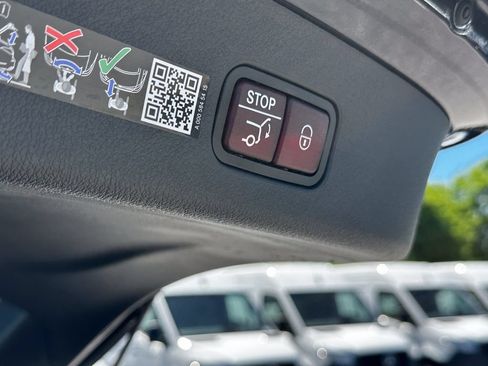Certified 2025 Mercedes-Benz GLC 300 image 22