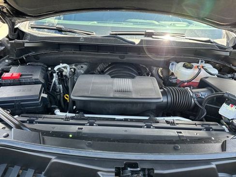 Certified 2025 Chevrolet Suburban Z71 AWD/4WD image 26