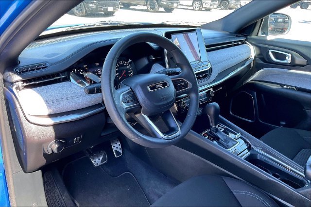 Used 2025 Jeep Compass Sport AWD/4WD image 14
