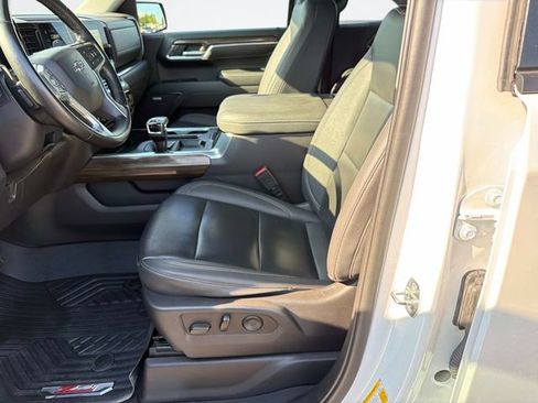 Used 2023 Chevrolet Silverado 1500 LT Trail Boss w/ LT Trail Boss Premium Package AWD/4WD image 19