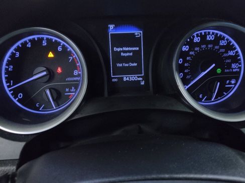 Used 2021 Toyota Camry LE image 23