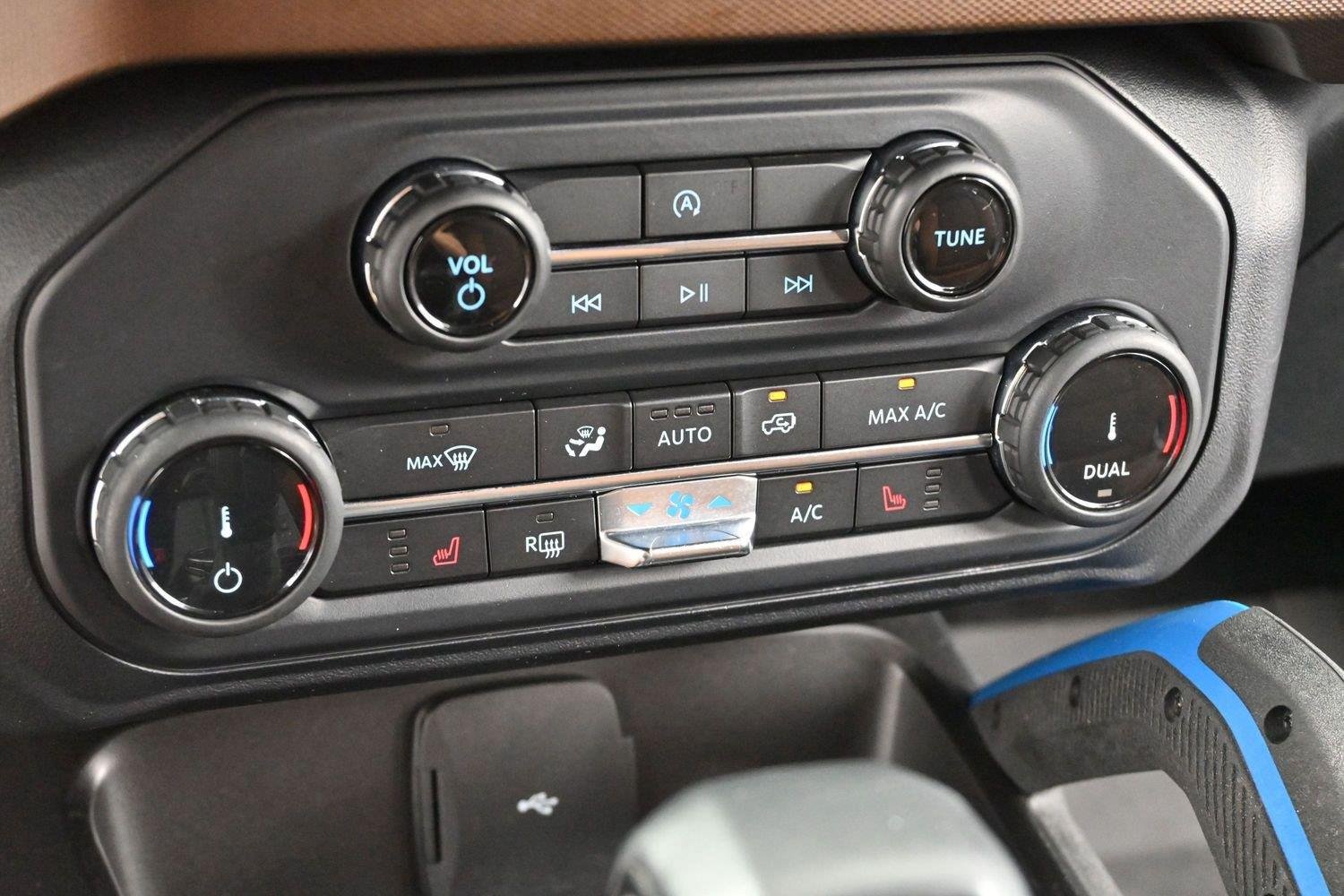 Used 2022 Ford Bronco Outer Banks AWD/4WD image 24