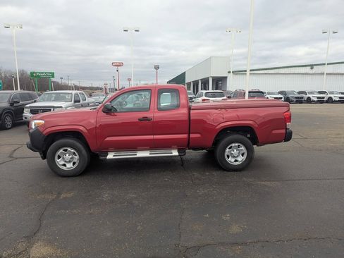 Used 2016 Toyota Tacoma SR image 6