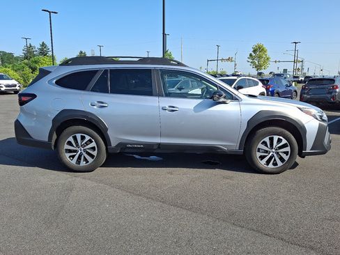Certified 2024 Subaru Outback Premium AWD/4WD image 8