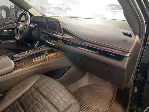 Used 2024 Cadillac Escalade Sport Platinum w/ LPO, ONYX Package image 12