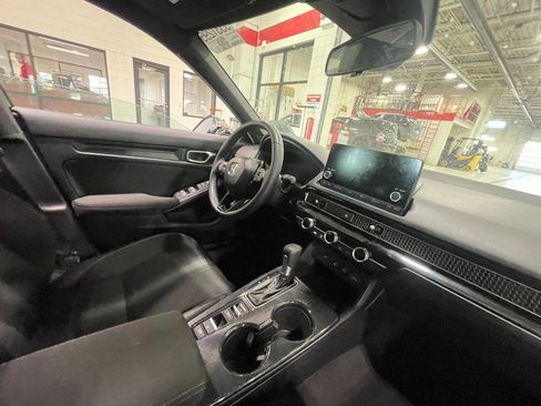 Used 2025 Honda Civic Sport image 5