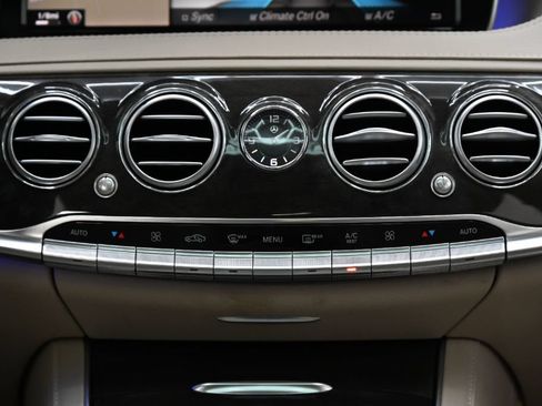 Used 2016 Mercedes-Benz S 550 Sedan image 31