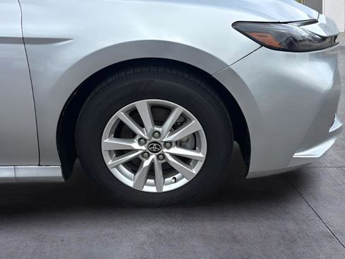 Used 2025 Toyota Camry LE image 9