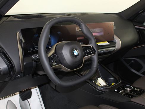 Used 2025 BMW X3 xDrive30i w/ Premium Package image 4