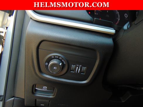 Certified 2024 Jeep Grand Cherokee L Limited RWD image 17