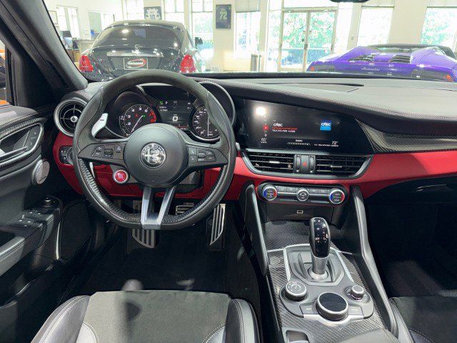 Used 2018 Alfa Romeo Giulia Quadrifoglio w/ Driver Assist Dynamic Package RWD image 67