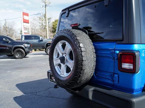 Used 2021 Jeep Wrangler Sport S image 13