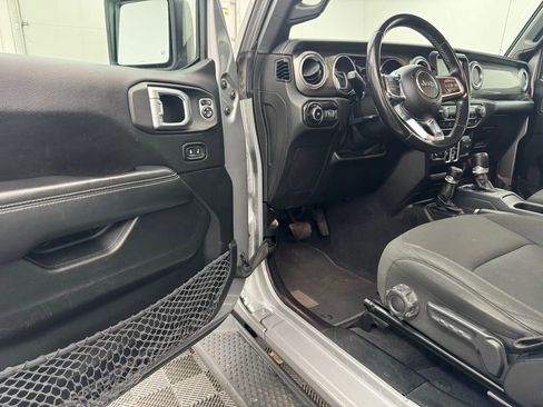 Used 2020 Jeep Wrangler Unlimited Sahara w/ Uconnect 4C Nav & Sound Group image 12