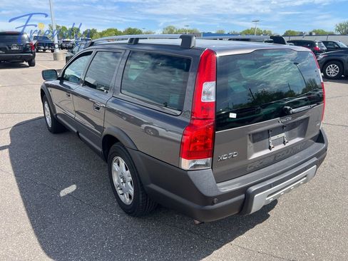 Used 2006 Volvo XC70 AWD/4WD image 2