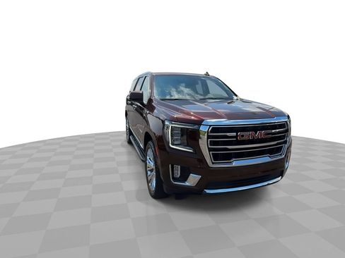 Certified 2022 GMC Yukon SLT w/ SLT Luxury Package AWD/4WD image 2
